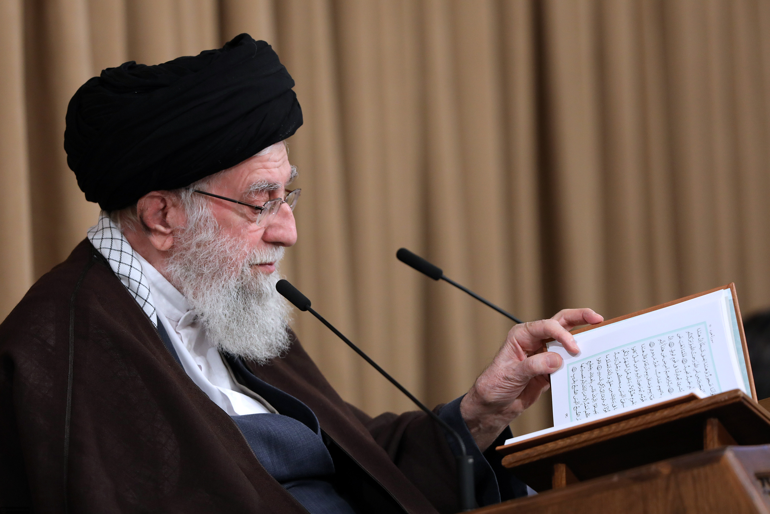 بیانات رهبر معظم انقلاب در محفل انس با قرآن کریم