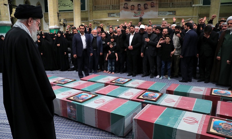 تسلی رهبر معظم انقلاب اسلامی به خانواده شهدای راه قدس